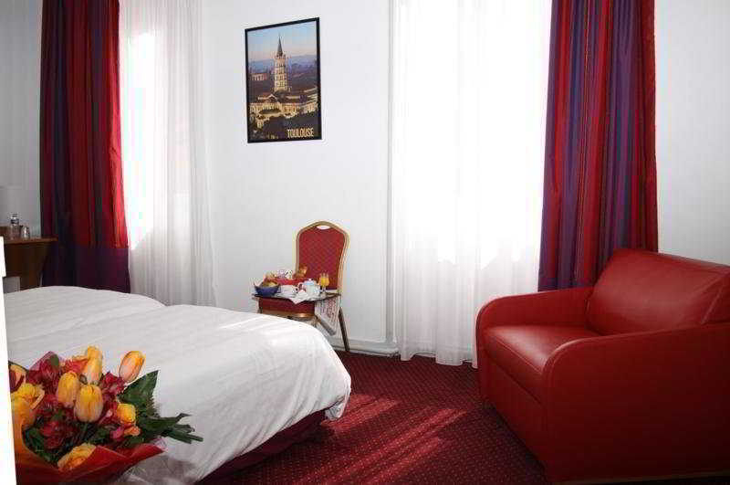 Le Clocher De Rodez Centre Gare Toulouse Rom bilde